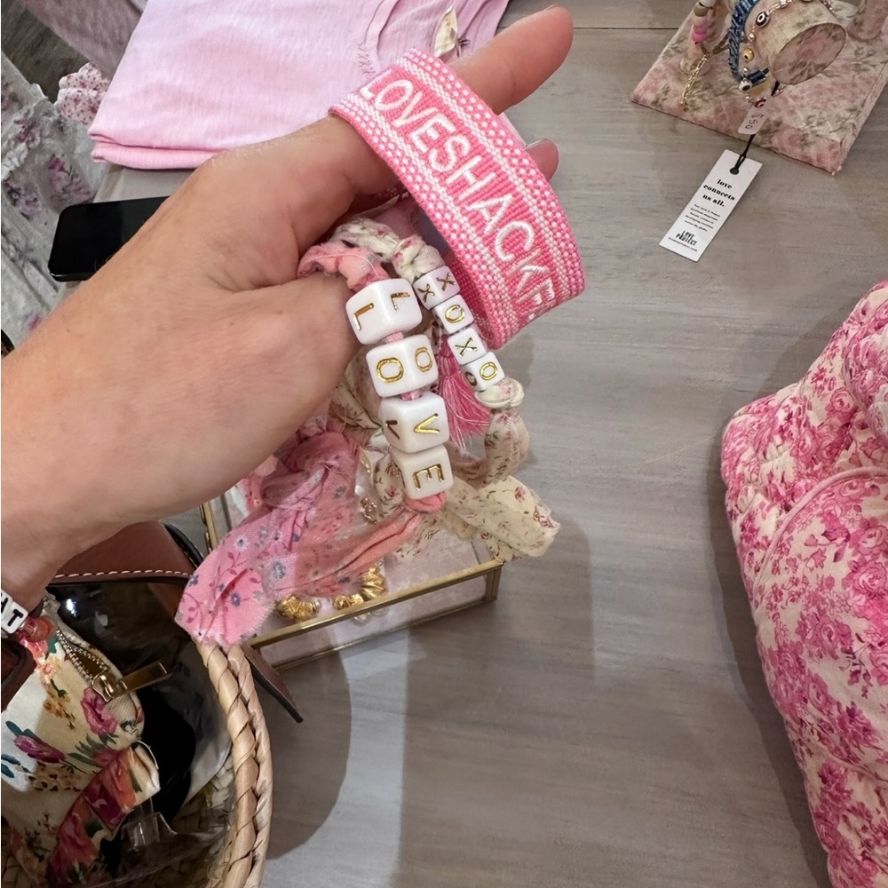Loveshackfancy bracelet pink floral LOVE unique bracelet with bag - Picture 3 of 3